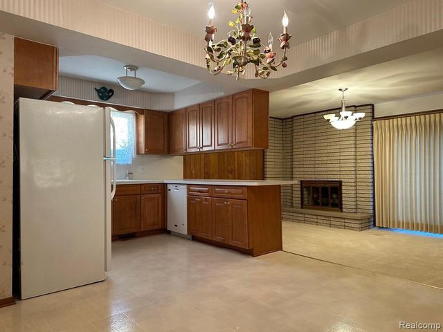 4211 Gunther Drive, Sterling Heights, MI 48310