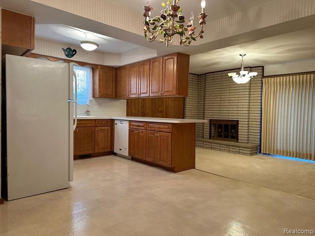 4211 Gunther Drive, Sterling Heights, MI 48310