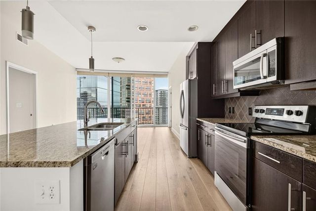 1080 Peachtree Street NE 2004, Atlanta, GA 30309