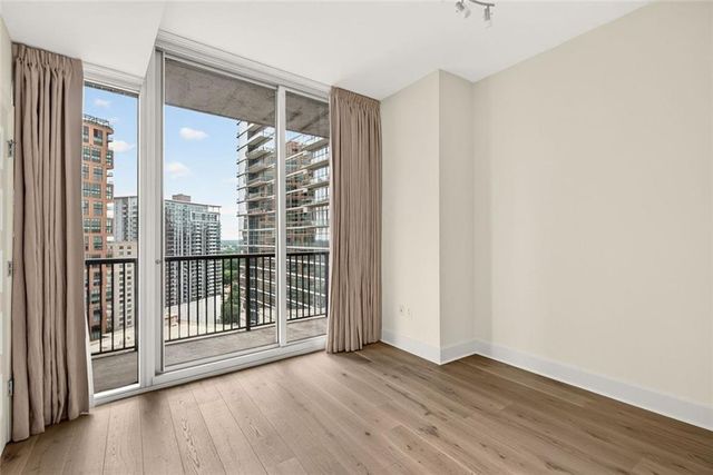1080 Peachtree Street NE 2004, Atlanta, GA 30309