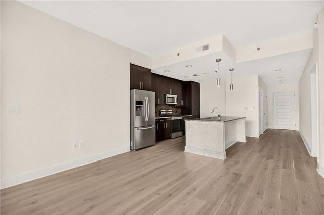 1080 Peachtree Street NE 2004, Atlanta, GA 30309