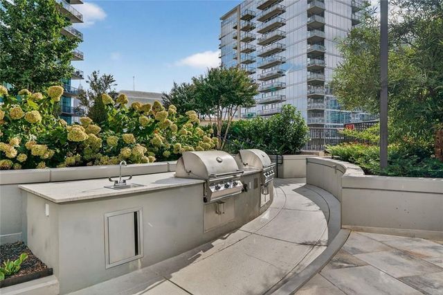 1080 Peachtree Street NE 2004, Atlanta, GA 30309
