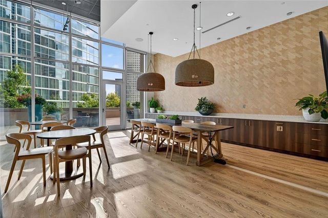 1080 Peachtree Street NE 2004, Atlanta, GA 30309