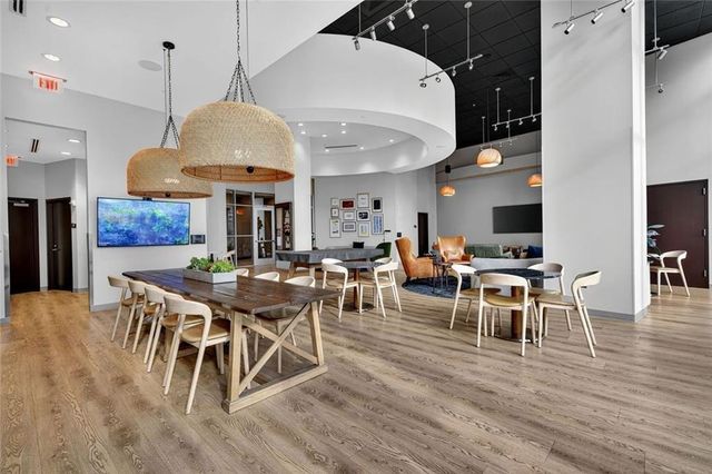 1080 Peachtree Street NE 2004, Atlanta, GA 30309
