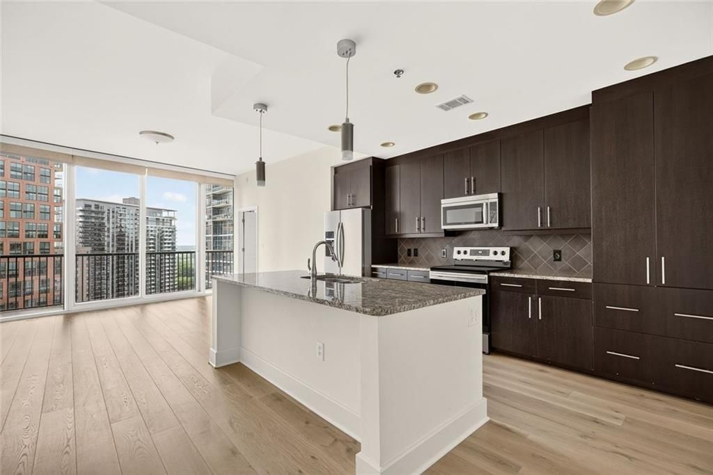 1080 Peachtree Street NE 2004, Atlanta, GA 30309