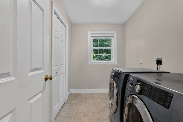 100 Mechanic St, Warren, MA 01083