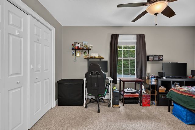100 Mechanic St, Warren, MA 01083