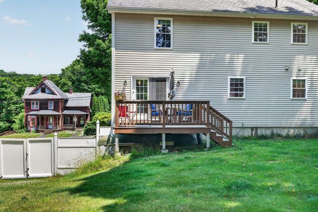 100 Mechanic St, Warren, MA 01083