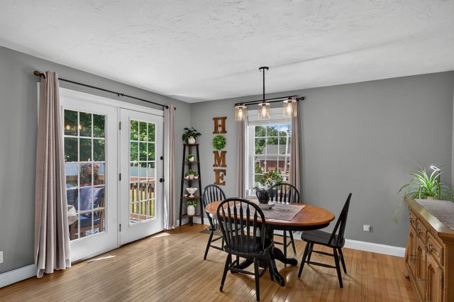 100 Mechanic St, Warren, MA 01083