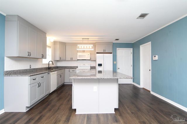 1400 N D St, Pensacola, FL 32501