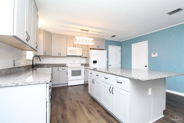 1400 N D St, Pensacola, FL 32501