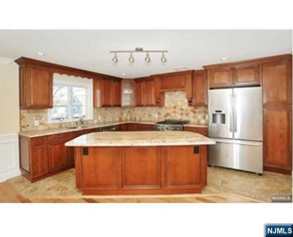 452 Grand Avenue B, Palisades Park, NJ 07650