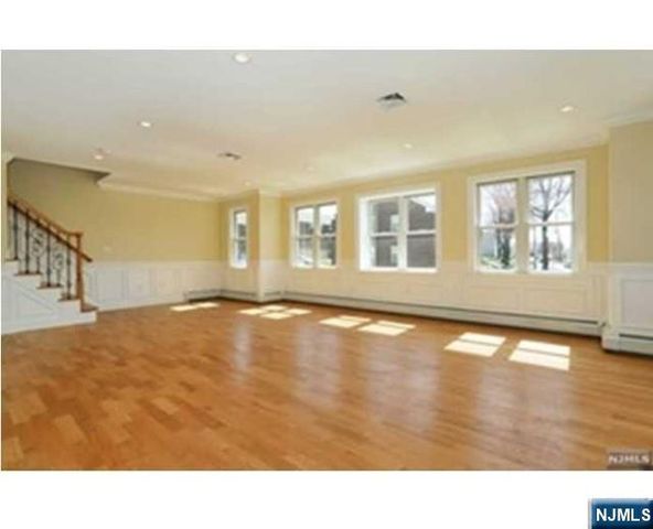 452 Grand Avenue B, Palisades Park, NJ 07650