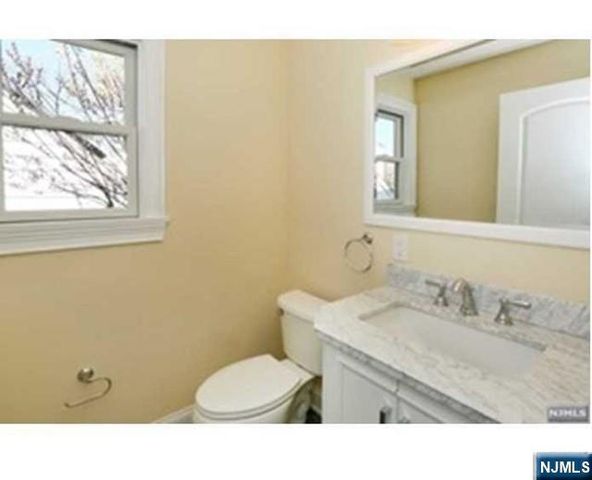 452 Grand Avenue B, Palisades Park, NJ 07650