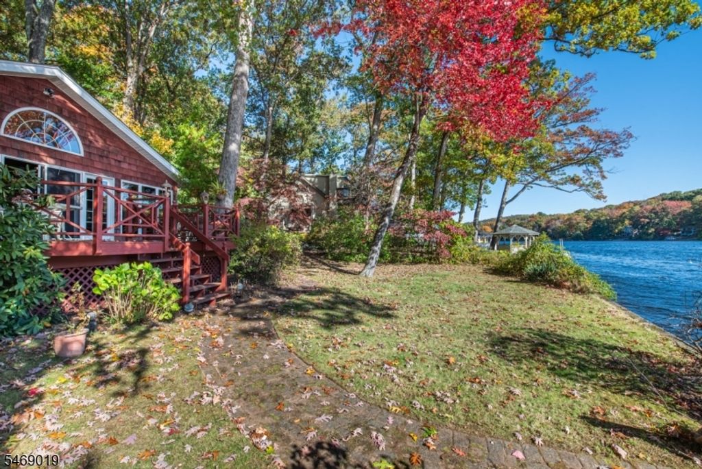 389 Cupsaw Dr, Ringwood Boro, NJ 07456 — photo 3