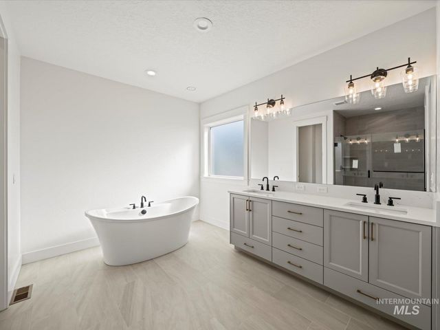 7162 E Osprey Estates Dr, Nampa, ID 83686