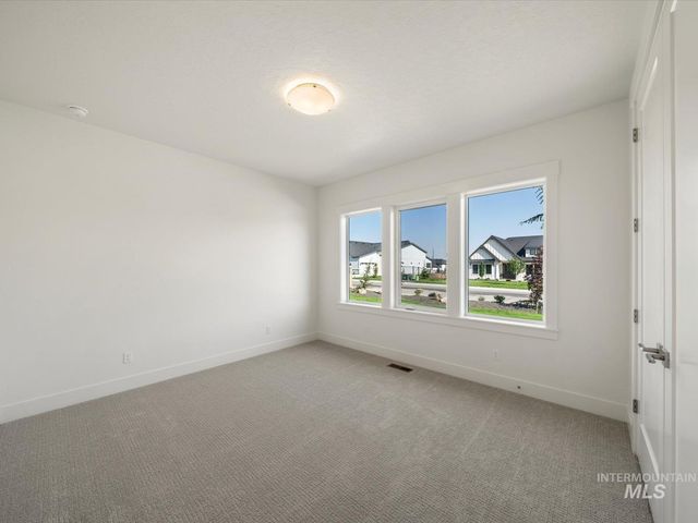 7162 E Osprey Estates Dr, Nampa, ID 83686