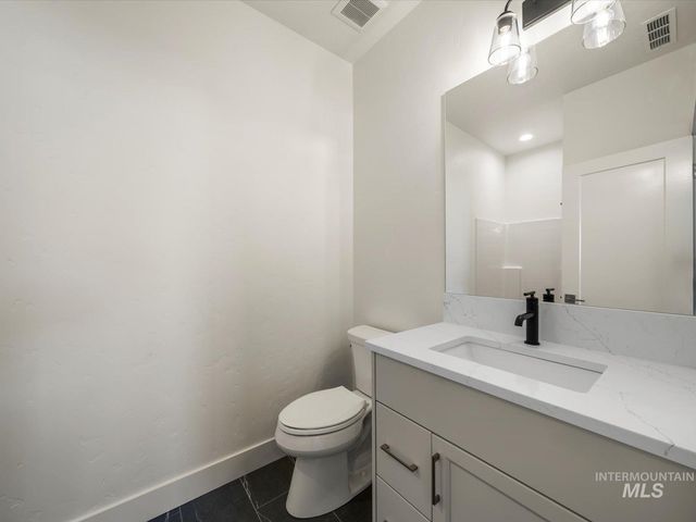 7162 E Osprey Estates Dr, Nampa, ID 83686