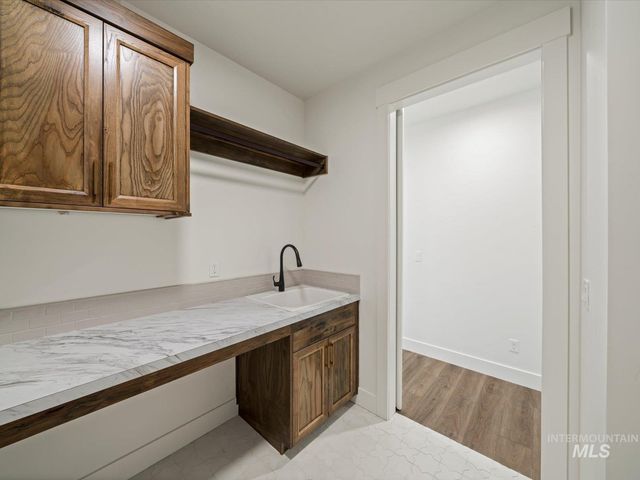 7162 E Osprey Estates Dr, Nampa, ID 83686