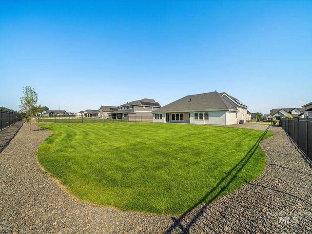 7162 E Osprey Estates Dr, Nampa, ID 83686