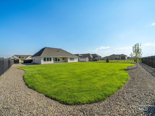7162 E Osprey Estates Dr, Nampa, ID 83686