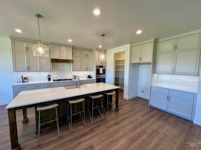 7162 E Osprey Estates Dr, Nampa, ID 83686