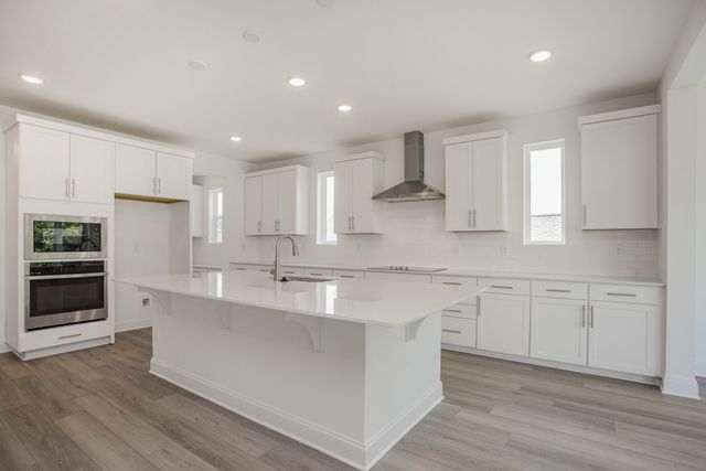 1554 Oak Springs Drive, Columbia, TN 38401