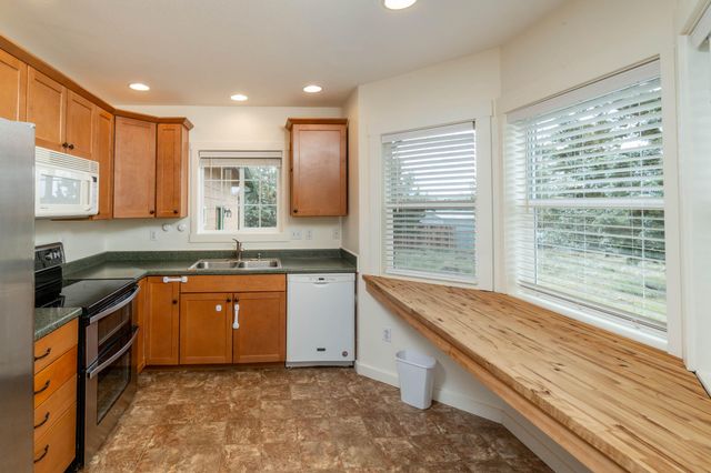 8014 SW Sandy Place, Terrebonne, OR 97760