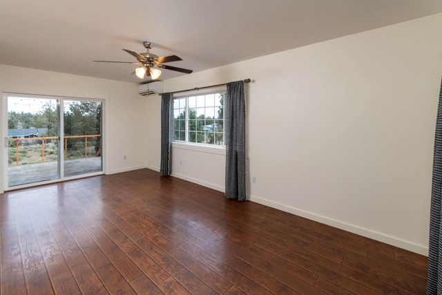 8014 SW Sandy Place, Terrebonne, OR 97760