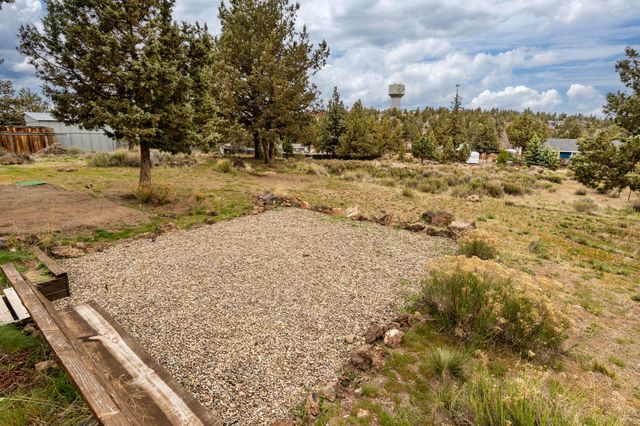 8014 SW Sandy Place, Terrebonne, OR 97760