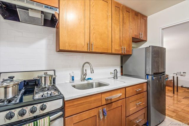 14215 Franklin Avenue 3A, Flushing, NY 11355