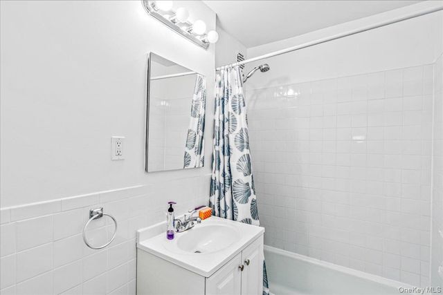 14215 Franklin Avenue 3A, Flushing, NY 11355