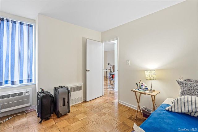 14215 Franklin Avenue 3A, Flushing, NY 11355