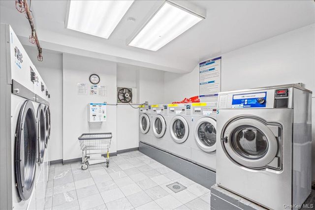 14215 Franklin Avenue 3A, Flushing, NY 11355