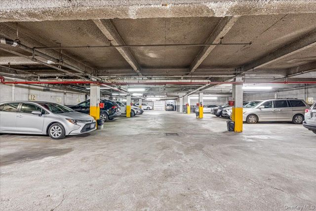 14215 Franklin Avenue 3A, Flushing, NY 11355