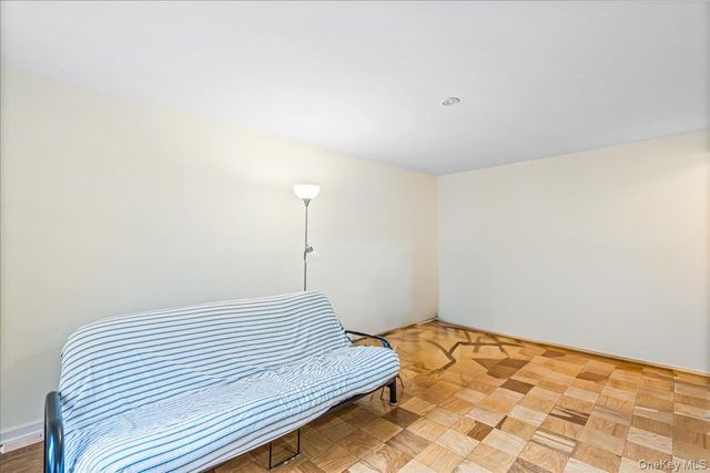 14215 Franklin Avenue 3A, Flushing, NY 11355