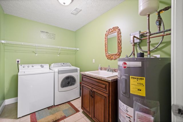 85 E Cherry Drive, Science Hill, KY 42553