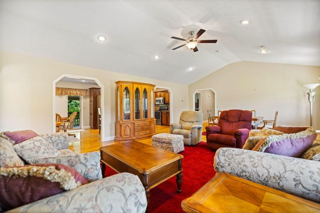 85 E Cherry Drive, Science Hill, KY 42553