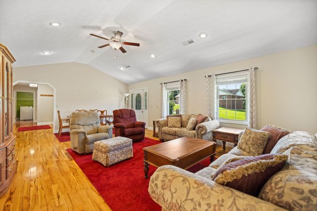 85 E Cherry Drive, Science Hill, KY 42553