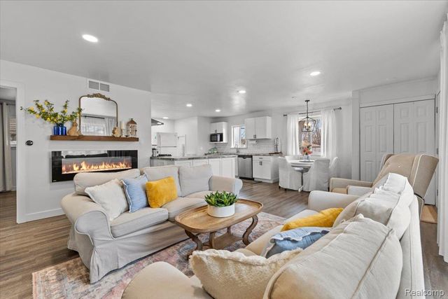 31418 Reid Drive, Warren, MI 48092