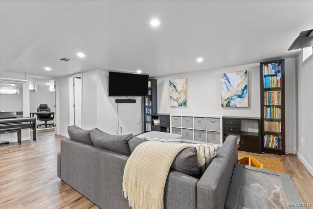 31418 Reid Drive, Warren, MI 48092