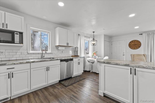 31418 Reid Drive, Warren, MI 48092