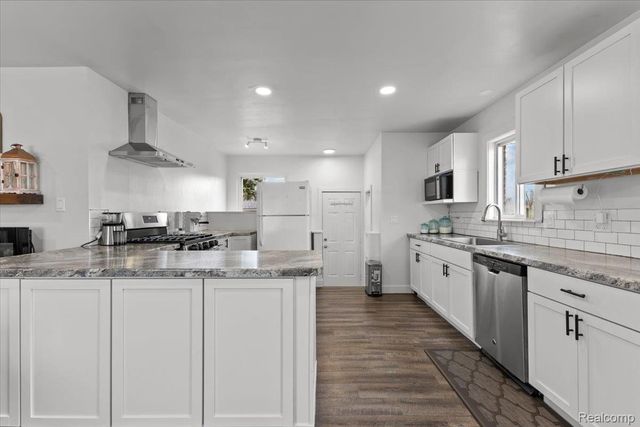 31418 Reid Drive, Warren, MI 48092