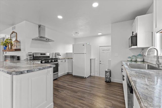 31418 Reid Drive, Warren, MI 48092