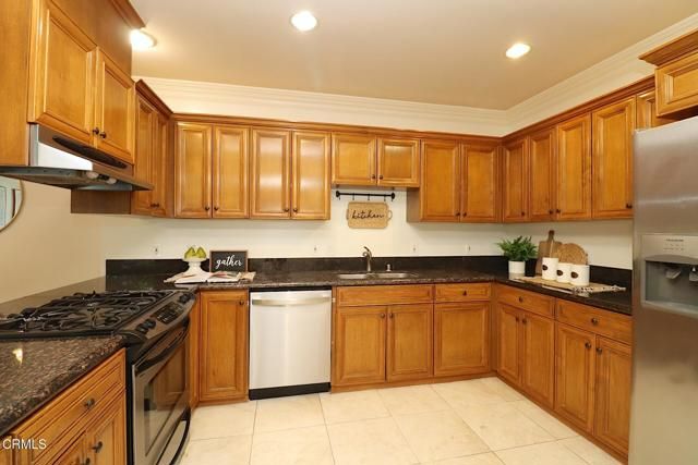 3855 Ingraham Street 204, Los Angeles, CA 90005