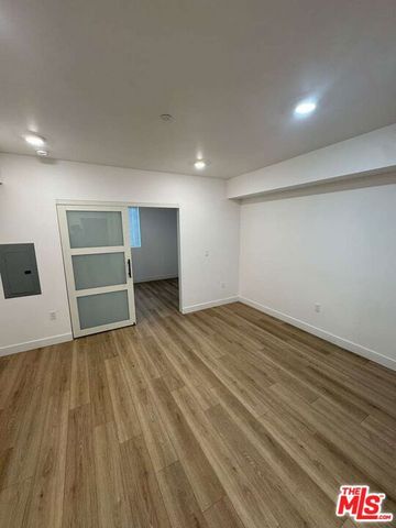 1039 E 28th Street 207, Los Angeles, CA 90011