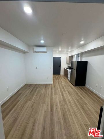 1039 E 28th Street 207, Los Angeles, CA 90011