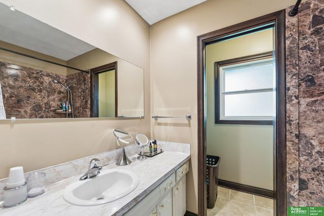 9814 Browne Street, Omaha, NE 68134