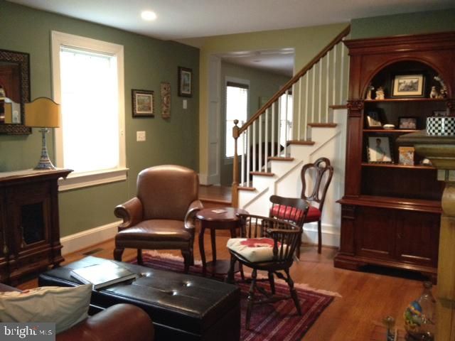 232 N NELSON ST N, Arlington, VA 22201
