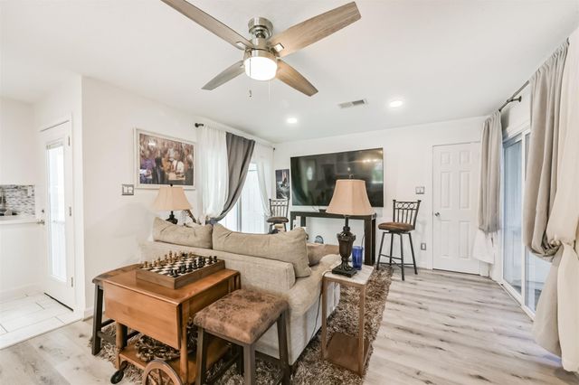 5002 Beechnut Street, Houston, TX 77096